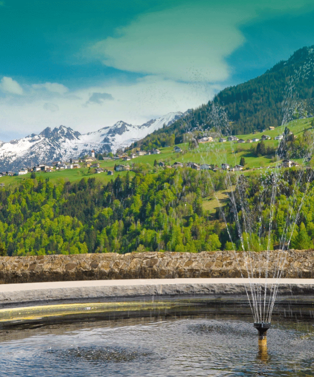 Umgeben von malerischer Landschaft befindet sich die Propstei St. Gerold in Vorarlberg.