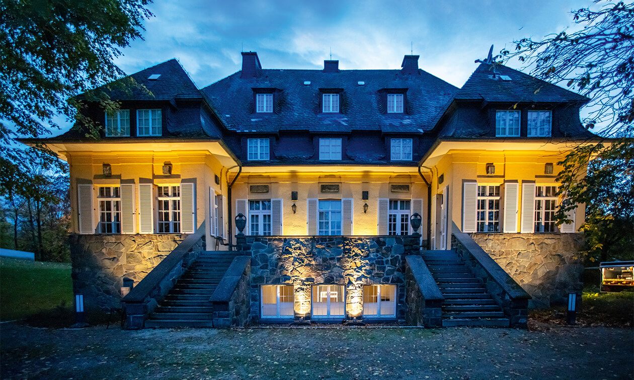 Das historische Haus Marteau in Lichtenberg im Landkreis Hof ist heute internationale Musikbegegnungsstätte des Bezirks Oberfranken.