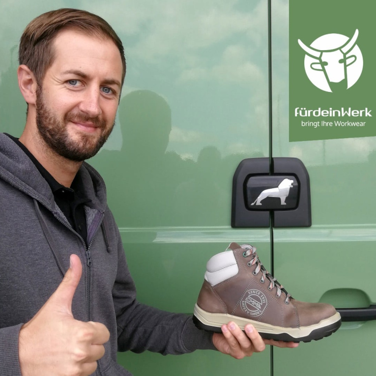 Der mobile Workwear-Truck, inklusive Verkaufsberater - damit's auch wirklich passt