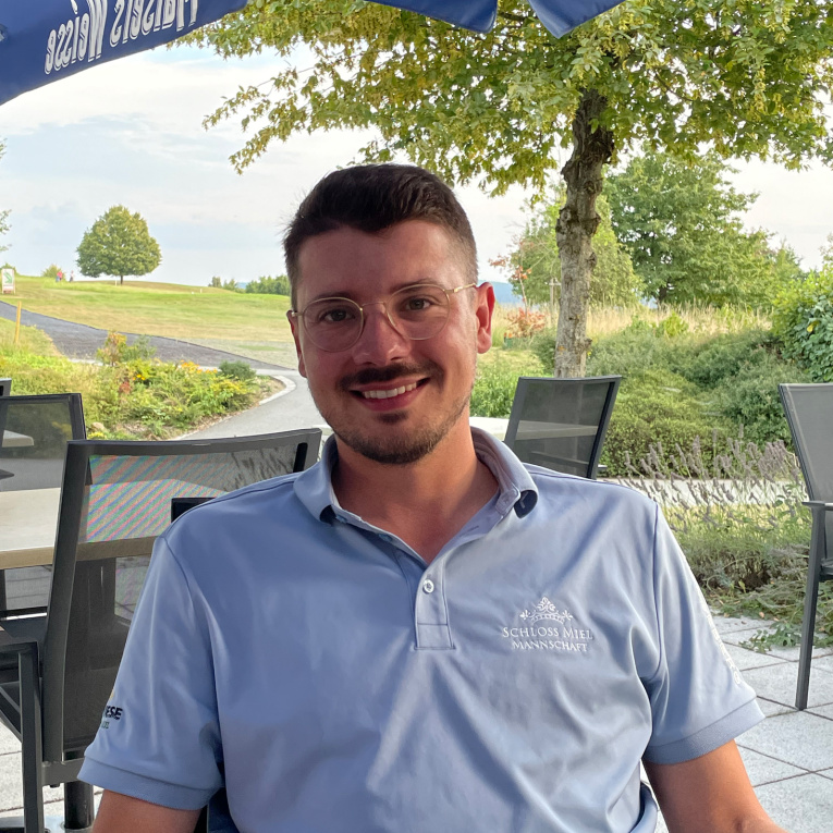 In seinem früheren Heimatclub Bayreuth testet Enrico (27, HCPI 12.0) den Kiffe K5 und gibt sein Statement ab.