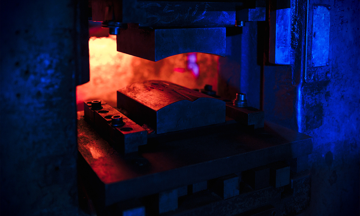 Europäische Traditionsproduktion mit kurzen Wegen, vertrauten Qualitätsstandards und treuen Mitarbeitern, die das Handwerk verstehen.