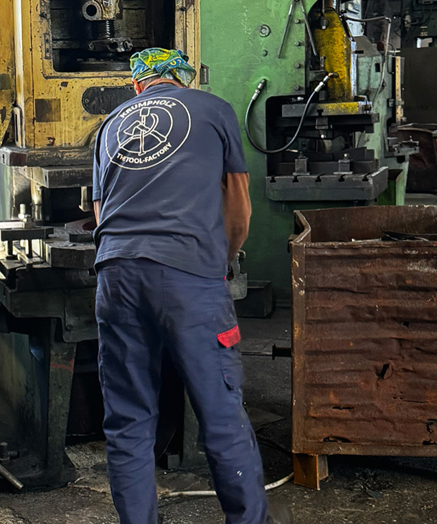 Schmiede in Slowenien Krumpholz Forged Handtools.