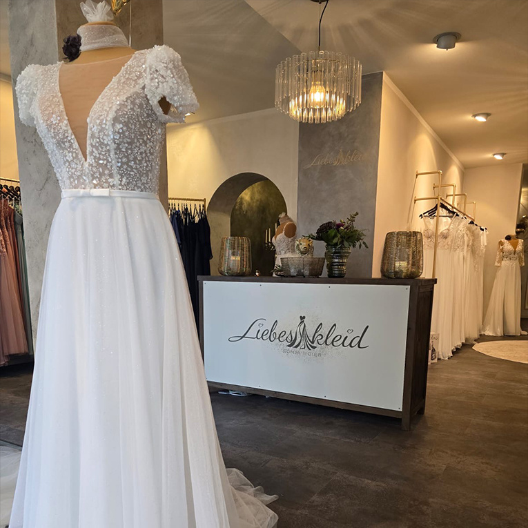 Ein Ort voller Leichtigkeit und Inspiration: Hier entstehen Erinnerungen, die weit über den Hochzeitstag hinaus begleiten.