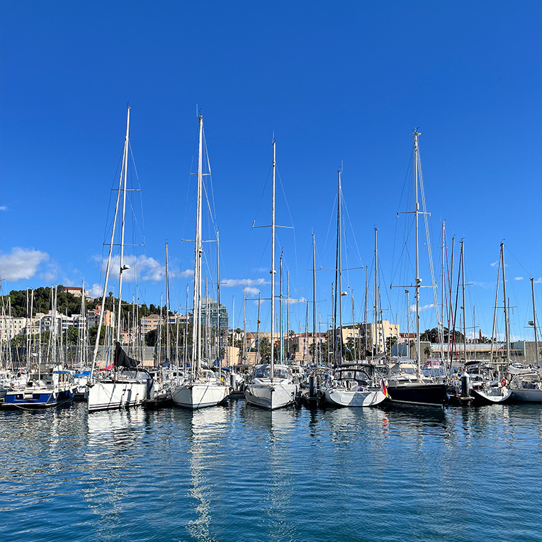 Wo Reisen beginnen – zwischen Sonne, Wind und Weite.