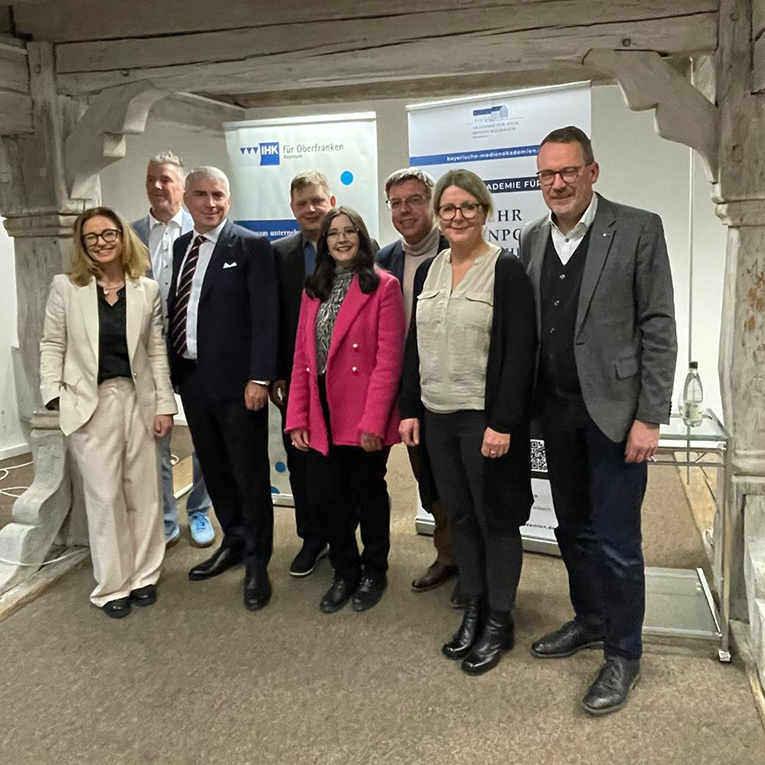 V. l. n. r.: Carolin Schuberth, Matthias Will, Dr. Michael Waasner, Prof. Markus Kaiser, Ina Medick, Thomas Nagel, Dr. Petra Beermann, Wolfram Brehm