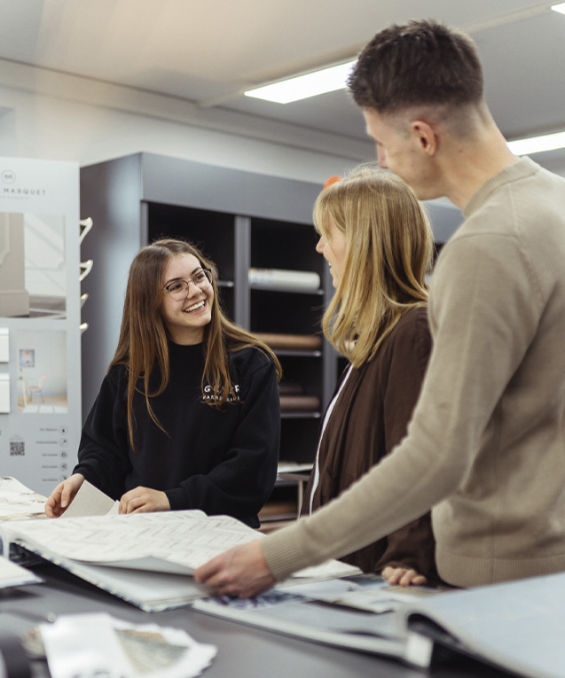 Material, Farbe und Gefühl entscheiden zusammen mit der Beratung über den richtigen Boden.