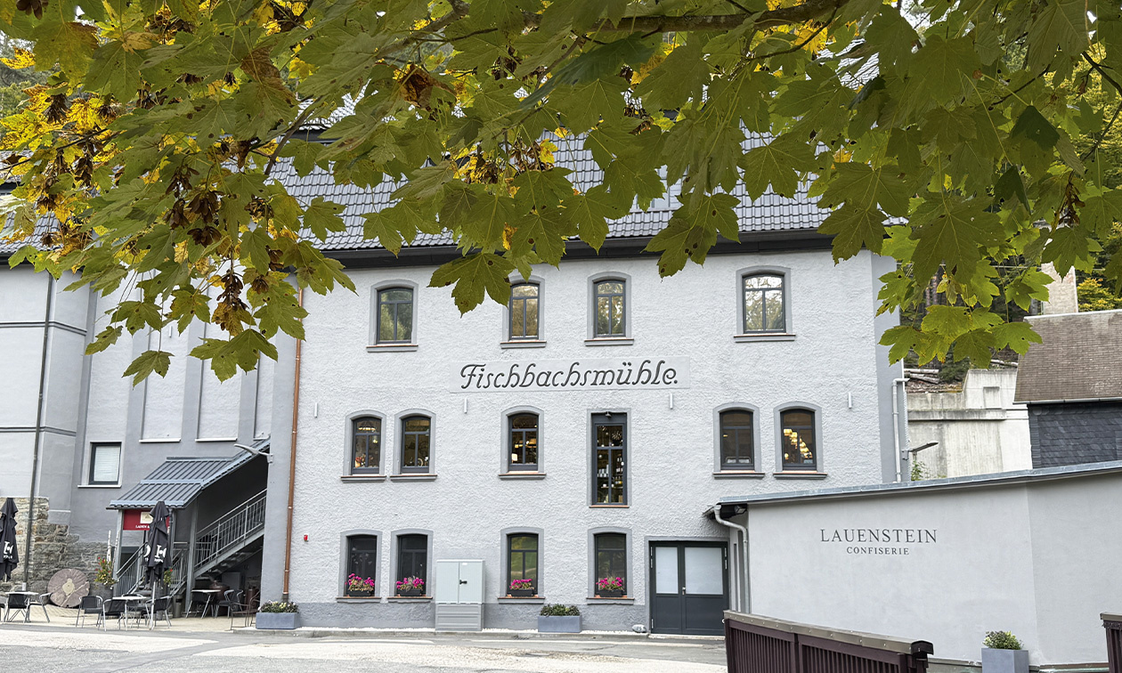 Die frisch renovierte Fischbachsmühle ist einen Besuch wert.