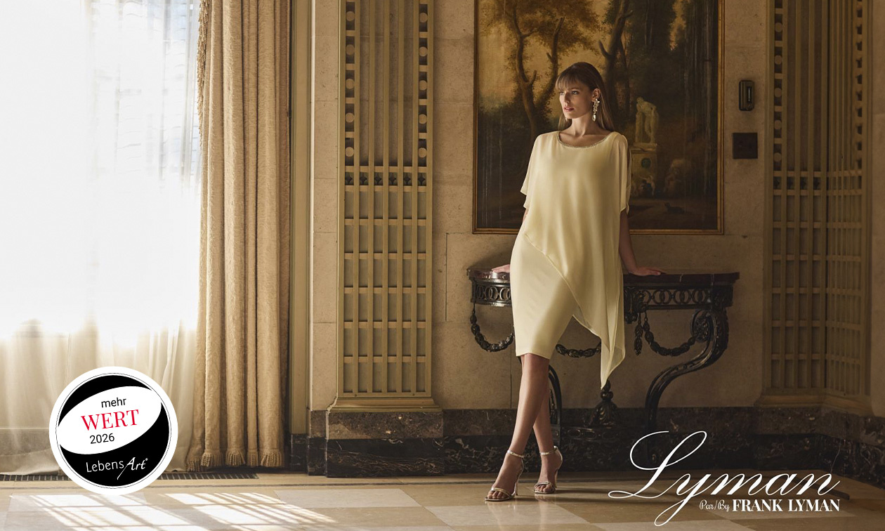 Bei Liebeskleid findet man neben Hochzeitskleidern aus der eigenen Kollektion auch elegante Anlassmode in fließenden Stoffen und sanften Farben – Looks, die besondere Momente stilvoll begleiten.