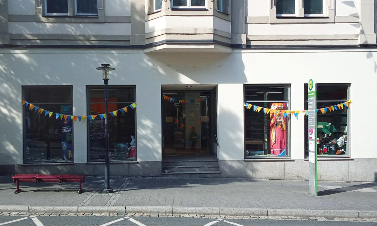 Im neuen Geschäft in der Mohrenstraße wird gestöbert, entdeckt und gespielt.
