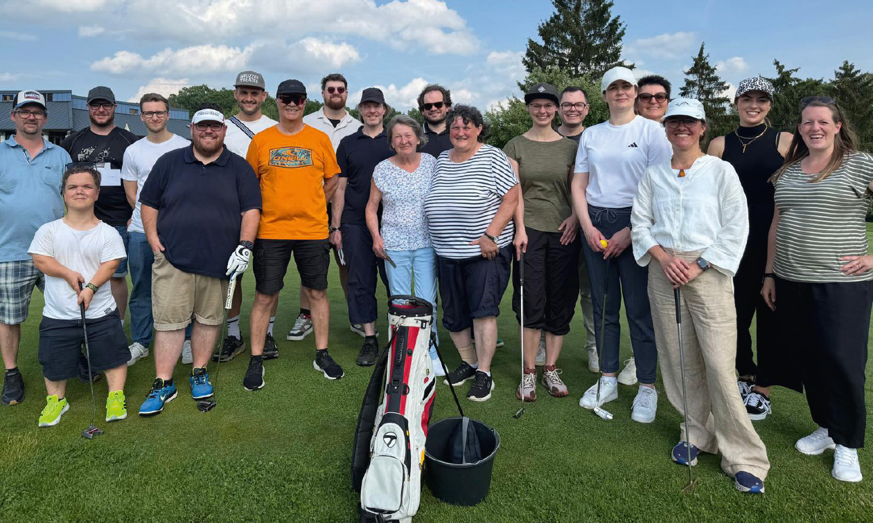 Das Team von RapidMax erlebte einen abwechslungsreichen Golf-Schnuppertag in Thurnau – mit jeder Menge Spaß, Gemeinschaft und den ersten Schritten Richtung Platzreife.