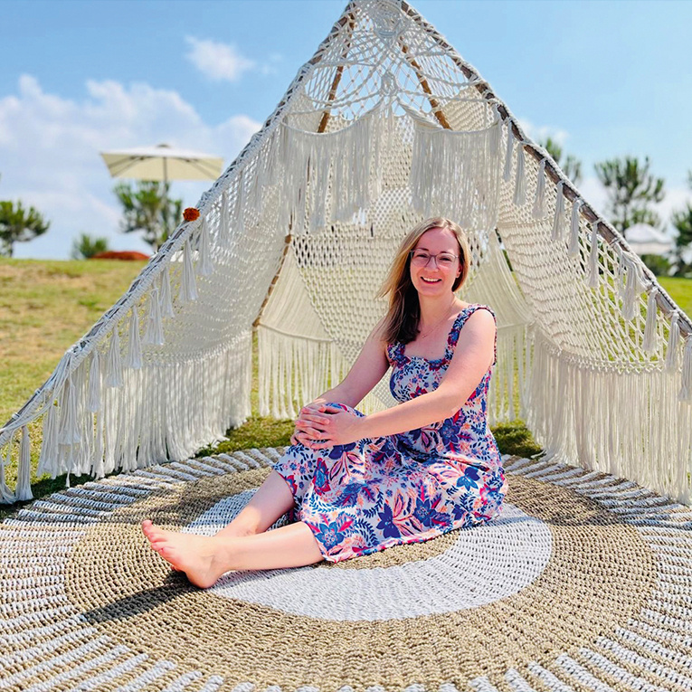 Carolin Müller ist selbst gerne unterwegs und kennt viele Reiseziele aus eigener Erfahrung.