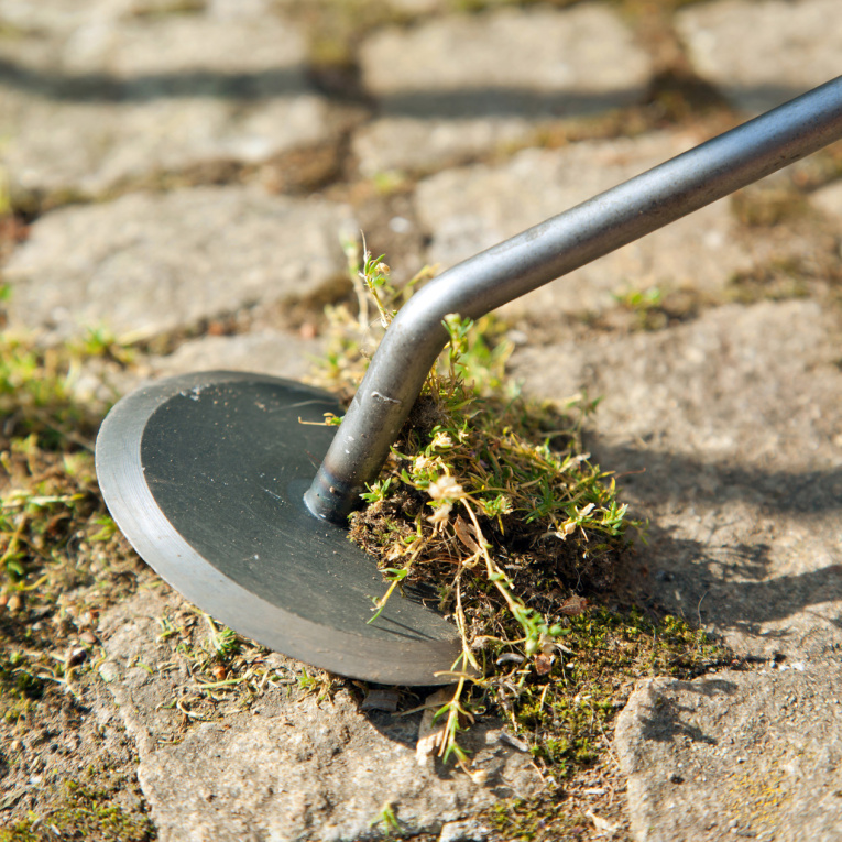 Die Gartendisc macht aus jeder Position Unkraut mühelos den Garaus.