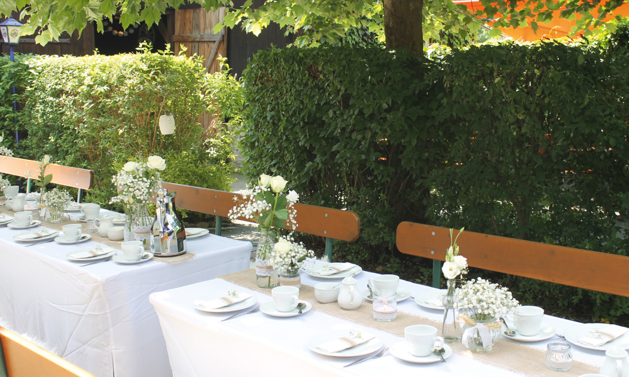 Familienfeier, Jubiläum, Hochzeit im Biergarten, in der Scheune, im Restaurant oder im großen Saal.