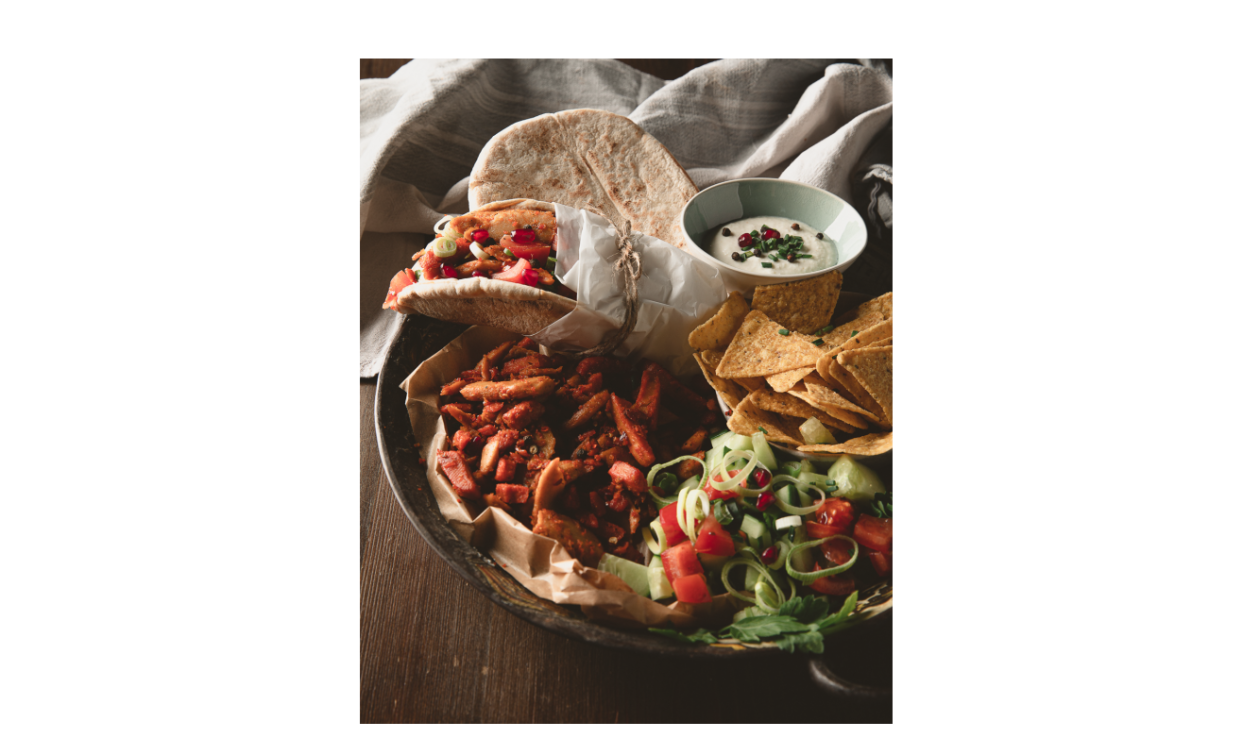 Rezept - Gefüllte Pita Teigtaschen mit Gyros, Gemüse &amp; Meerrettich Dip ...