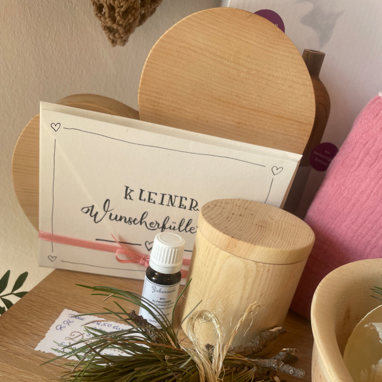 Zirbensäckchen, Öle, Brottöpfe, Accessoires oder der „Kleinen Wunscherfüller“ sind liebevolle Geschenkideen