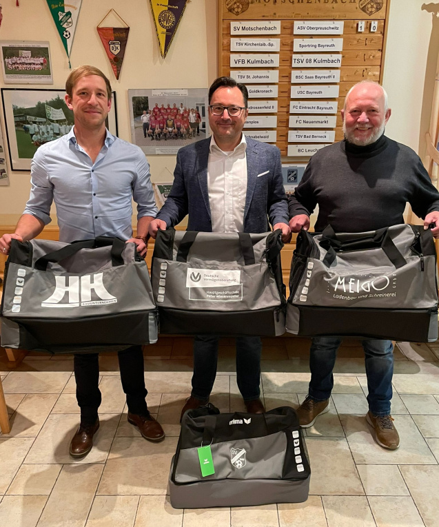 Neue Fußballtaschen für den SV Motschenbach
