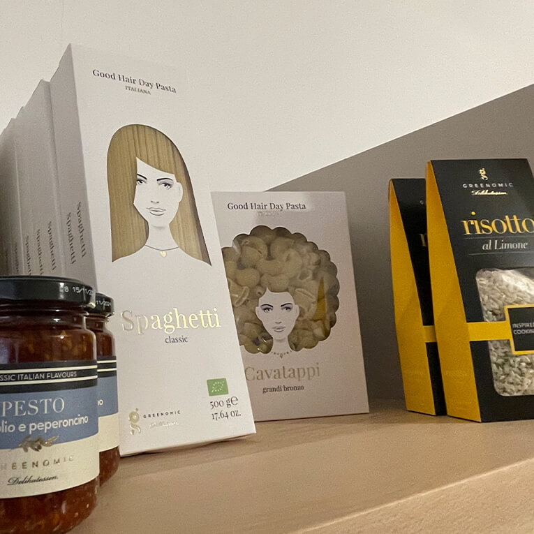 GREENOMIC steht für eine erstklassige Genusswelt delikaten Essens. Das Angebot reicht von Gewürzen, Essig, Öl, Süßigkeiten bis zu tollen Geschenkideen. Der oberste Anspruch gilt der Qualität der Produkte und der Nachvollziehbarkeit ihrer Herkunft.