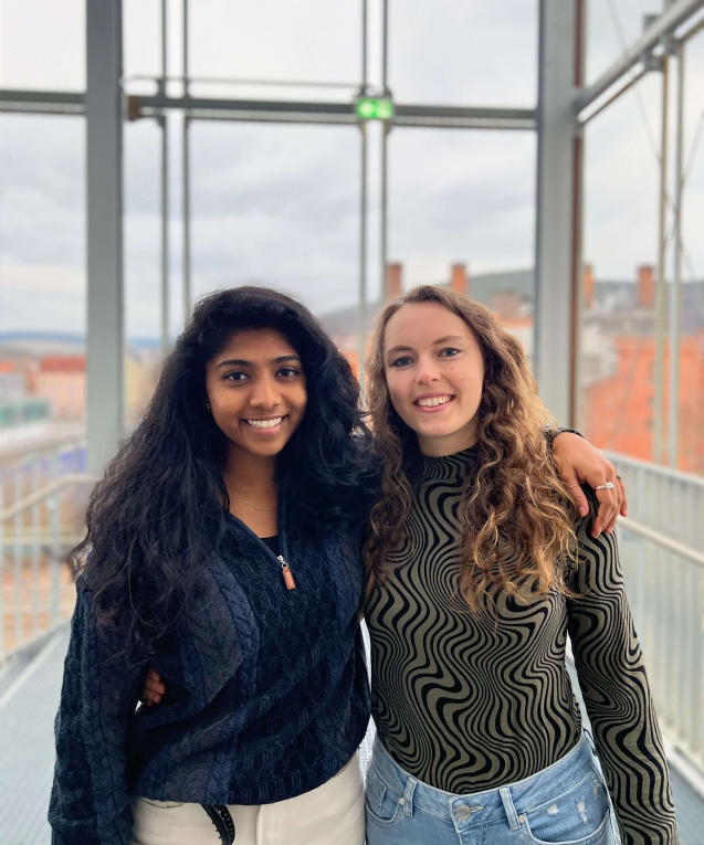Helen Regina (l.) & Annika Tuchelt (r.)