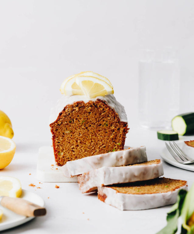 Saftiger Zitronenkuchen mit Zucchini