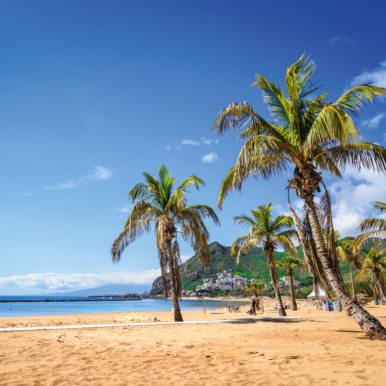 Playa de Las Teresitas in der Nähe von Santa Cruz de Tenerife.