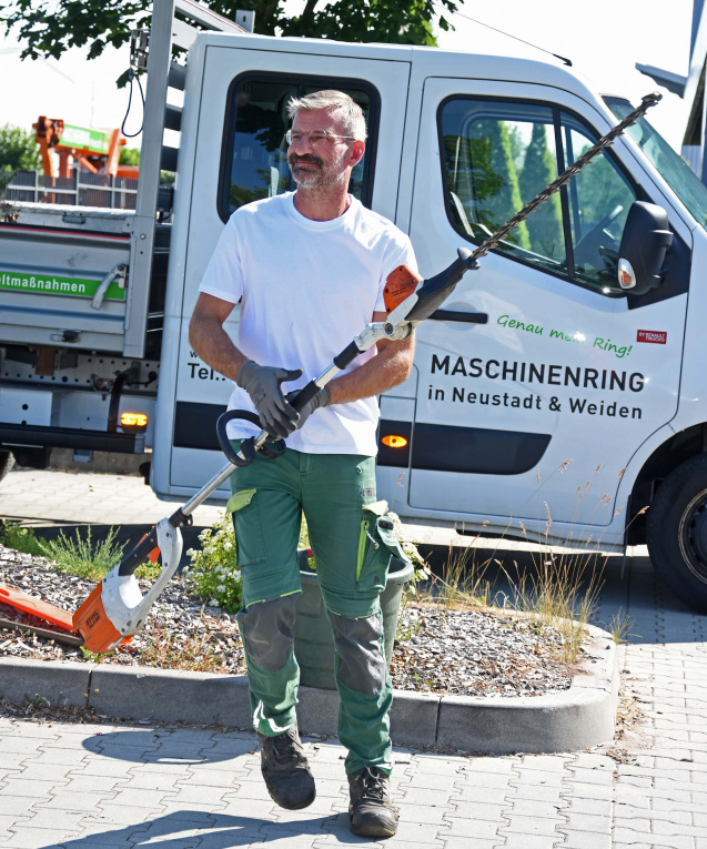 Der MASCHINENRING in Neustadt & Weiden übernimmt Grünflächen- und Landschaftspflege in der Oberpfalz und in Oberfranken, aber auch in ganz Bayern (übrigens auch für Privatgrundstücke).