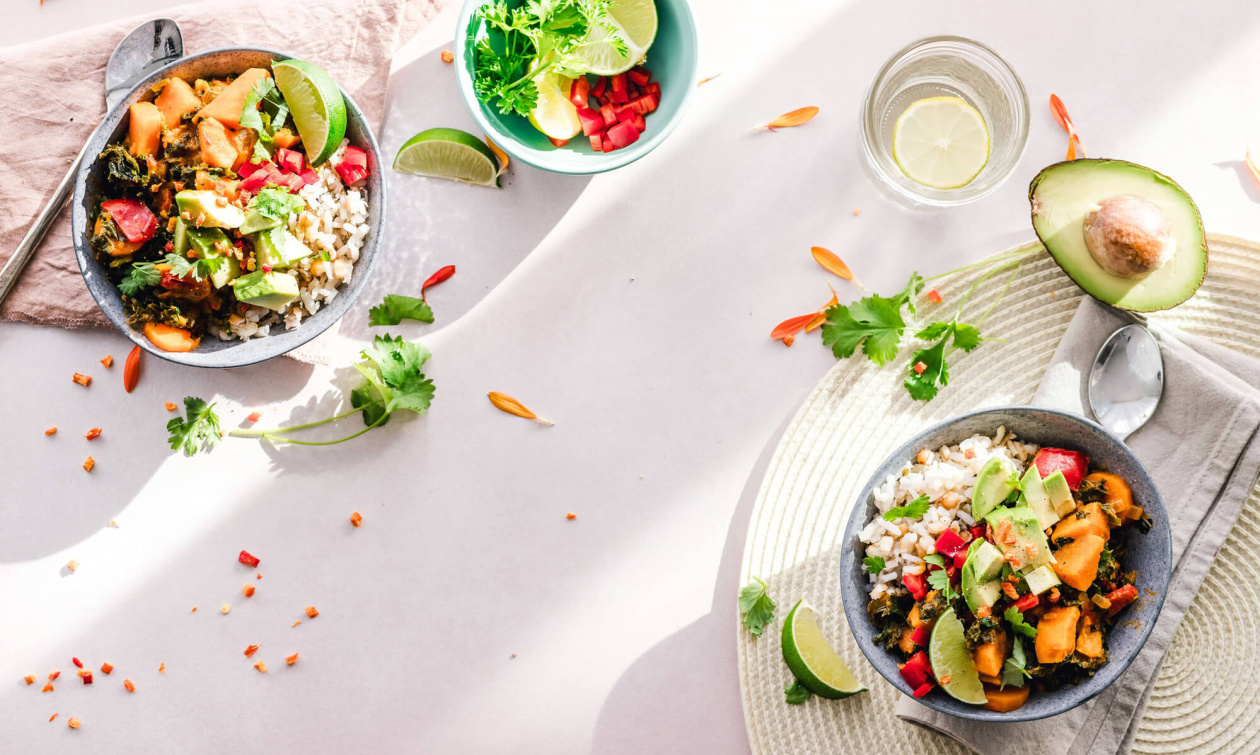 Bunte Gemüse-Bowls halten Körper und Geist fit.