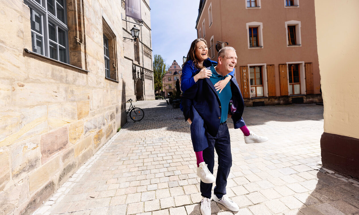 Menschlichkeit im Fokus: Die FÿHRSORGER bieten Coachings und Trainings, um Empathie, Selbstfürsorge und Zusammenarbeit zu stärken. Ein wertvoller Beitrag für Fachkräfte und Unternehmen.