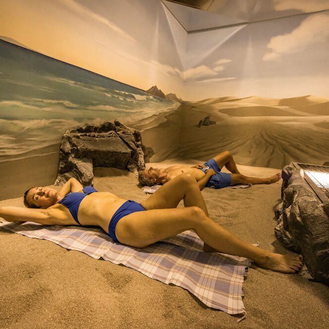 Tauchen Sie ein mit Körper, Geist und Seele. Sand-Licht-Loggia im Wellness-Dome