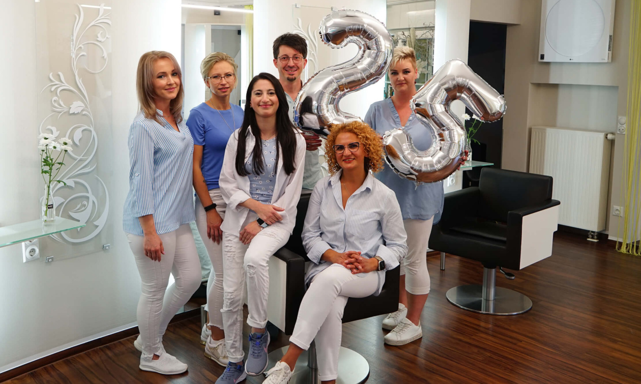 Das Team der Haargalerie Kulmbach um Friseur­meisterin Senay Öcal-Acar